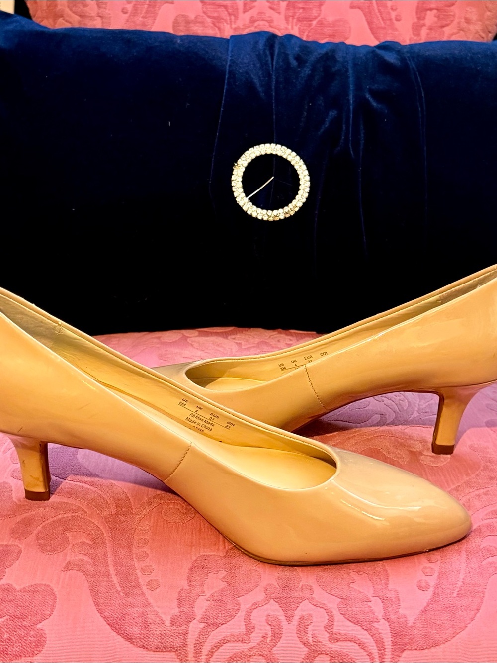Franco Sarto Nude Patent Pointed-Toe kitten heel ! Size 6